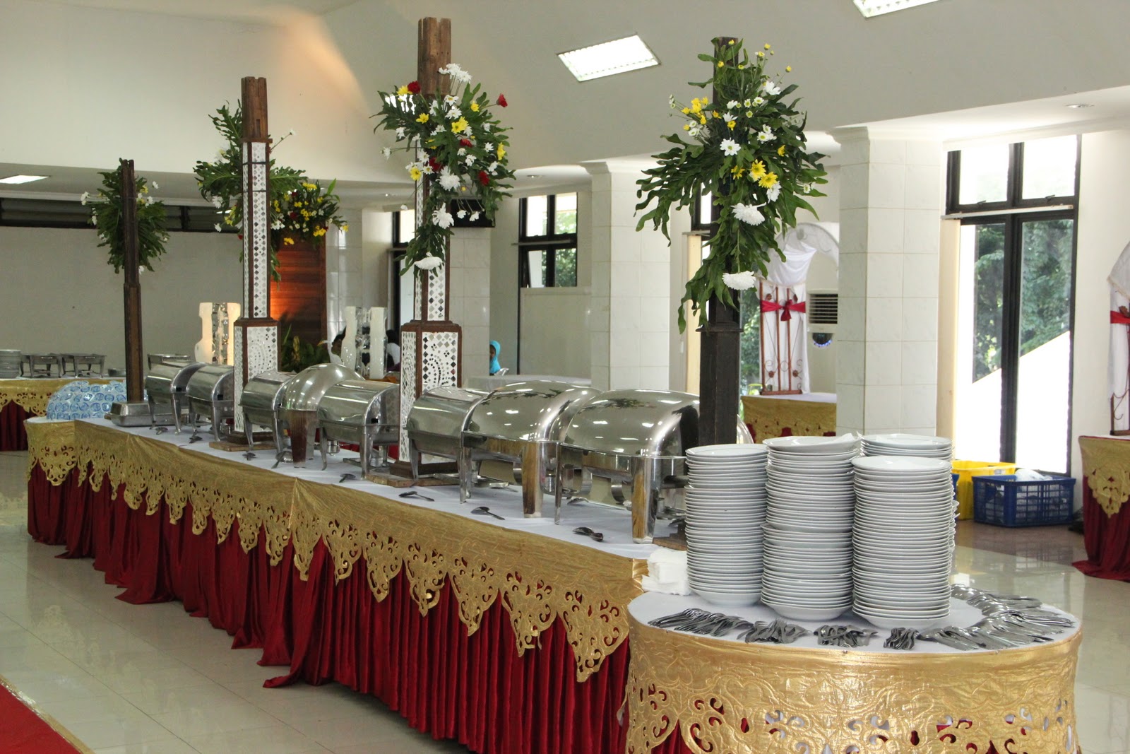 Mandiri Catering Service Dekorasi Pelaminan Meja  Prasmanan 