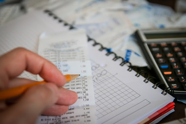 Cara Membuat Anggaran Bulanan di Microsoft Excel Secara Sederhana (Pendapatan & Pengeluaran)