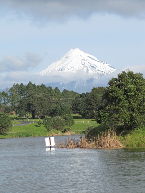 The Taranaki Sketchers: Taranaki across Lake Rotomanu.