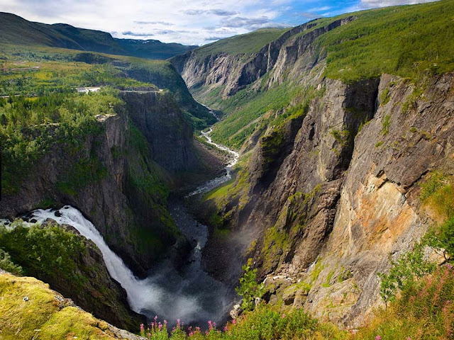 Cachoeira Voringsfossen – Noruega