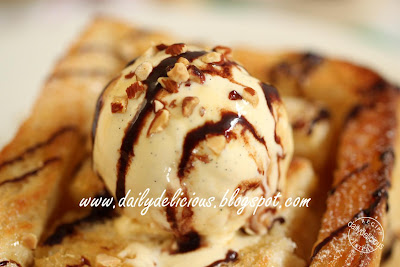 dailydelicious: Honey toasted with chocolate honey sauce: Comforting ...