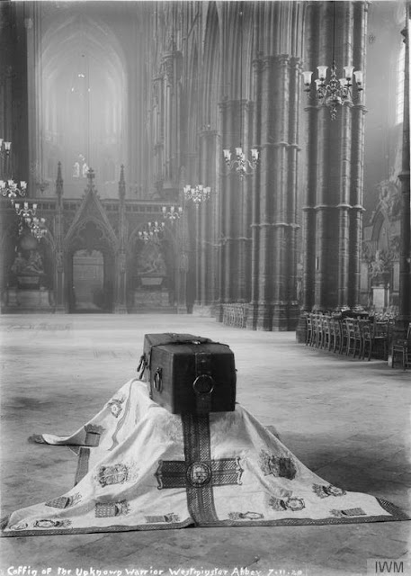 The coffin of "The Unknown Soldier" Westminster Abbey, London 11.11.1918 The coffin of "The Unknown Soldier" Westminster Abbey, London 11.11.1918