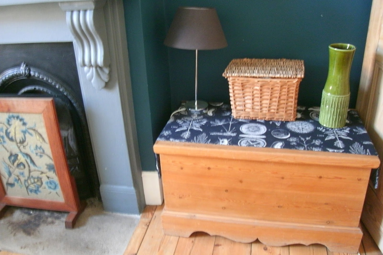 johnnyjumpsup Project 52 Week 18 Painting a Pine Blanket Box