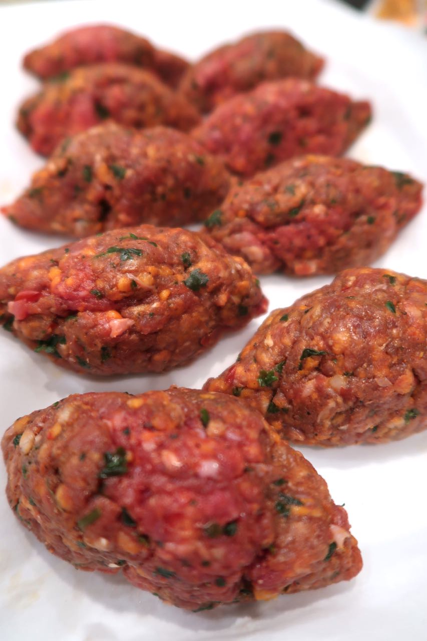 Scrumpdillyicious: Moroccan Beef Kefta with Tahini and Pomegranate