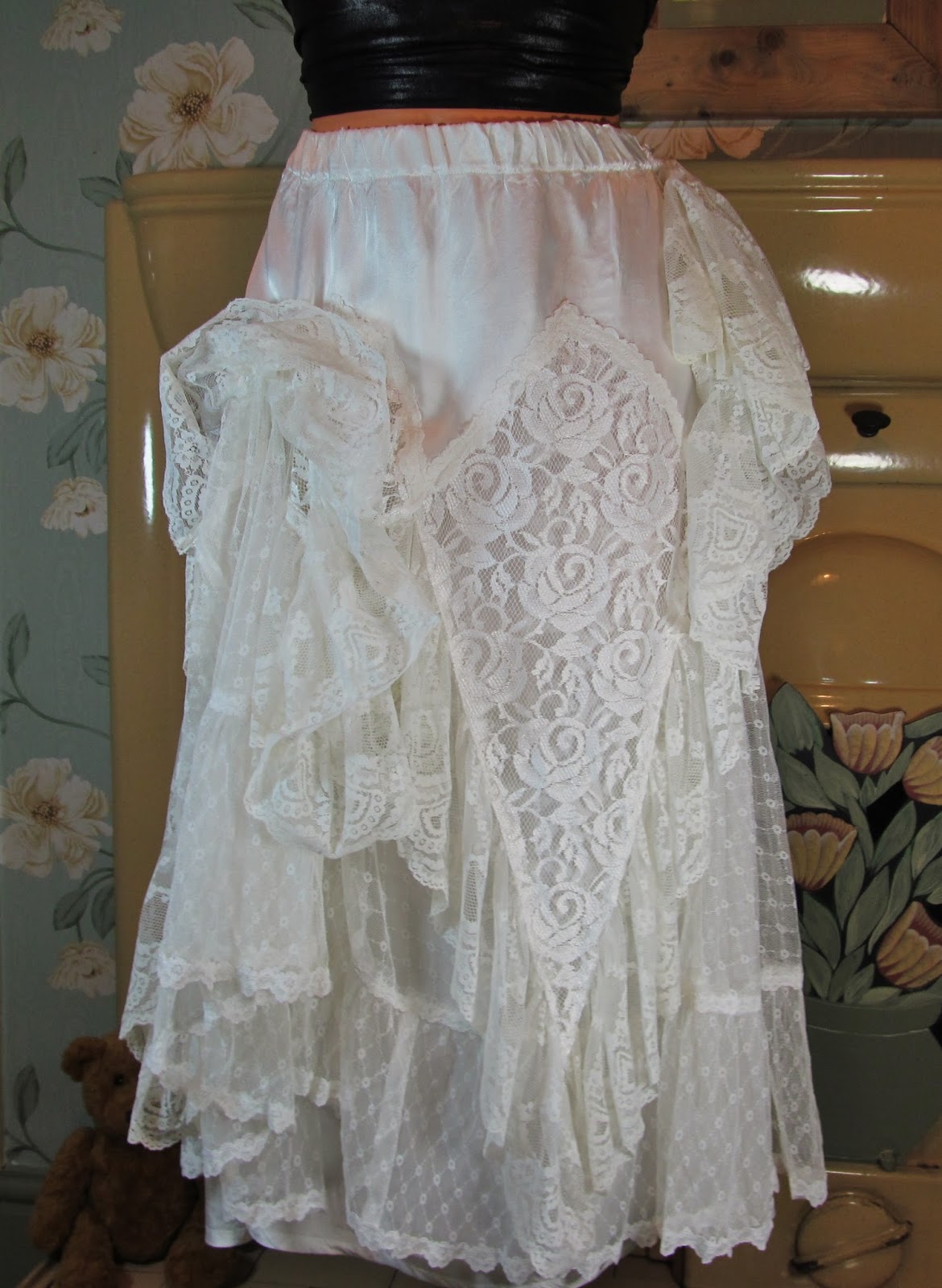 Vtg white victorian look steampunk layered half slip skirt petticoat L ...