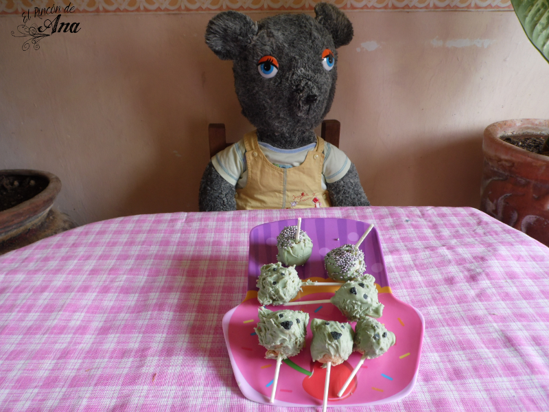 Cake pops de bizcocho de naranja