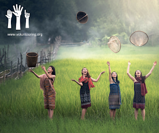 voluntouring voluntourism