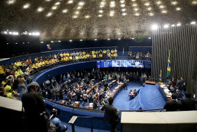 Senado deve definir nesta tarde se cumpre decisão do Supremo sobre Aécio Senado deve definir nesta tarde se cumpre decisão do Supremo sobre Aécio