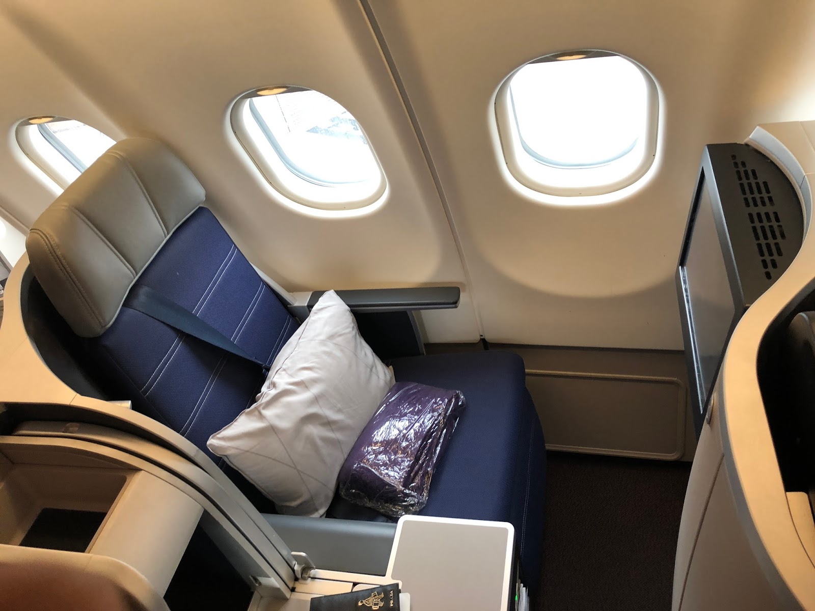 NomadiChee Malaysia Airlines Business Class A330300 Kuala Lumpur to Beijing NomadiChee Malaysia Airlines Business Class A330300 Kuala Lumpur to Beijing