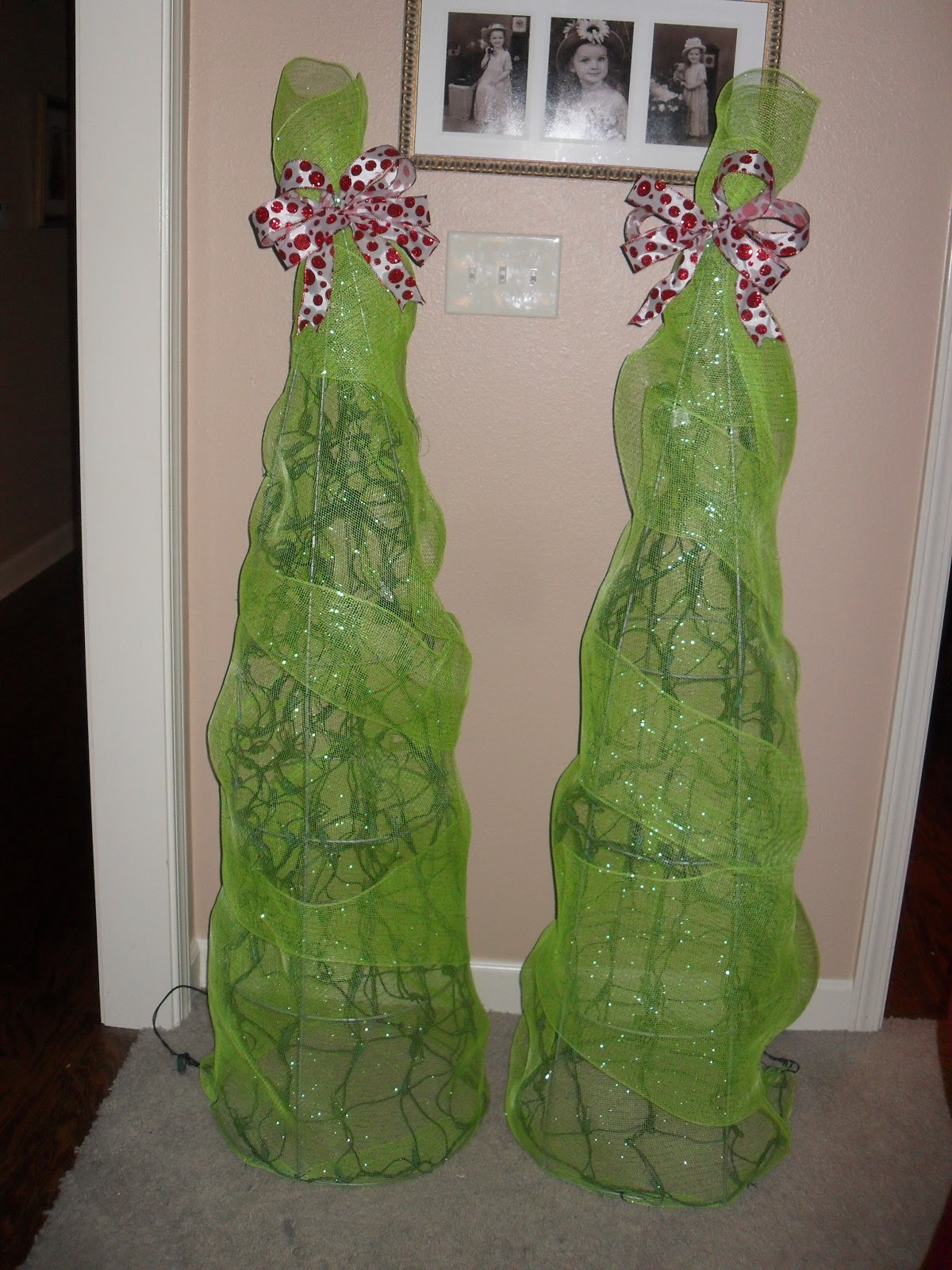 Make A Christmas Tree Out Of A Tomato Cage at Cynthia Lawler blog
