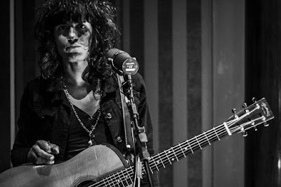 Gori: “No tocar con la guitarra eléctrica era un desafío y una locura”