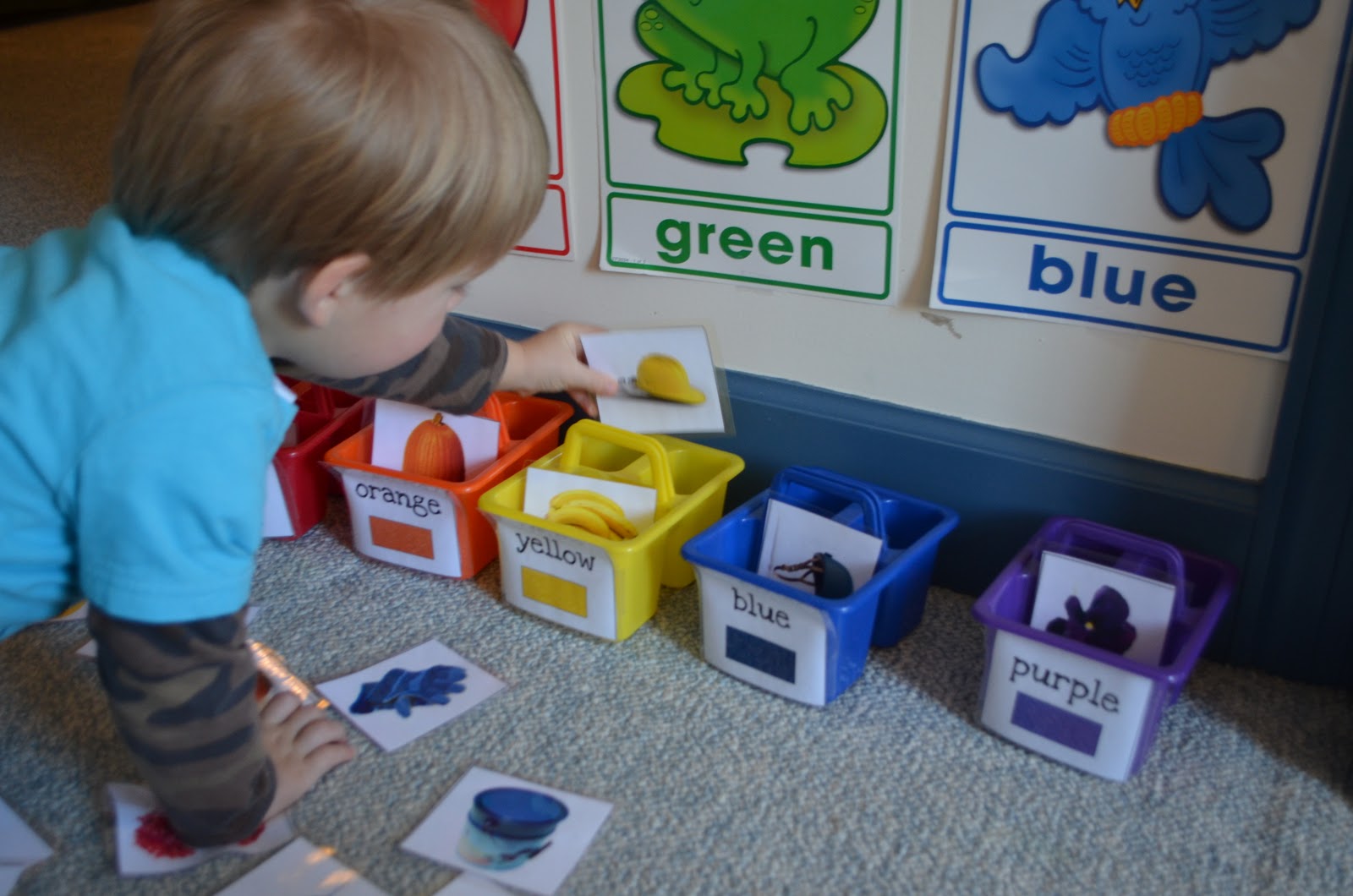 Structured play learning colors