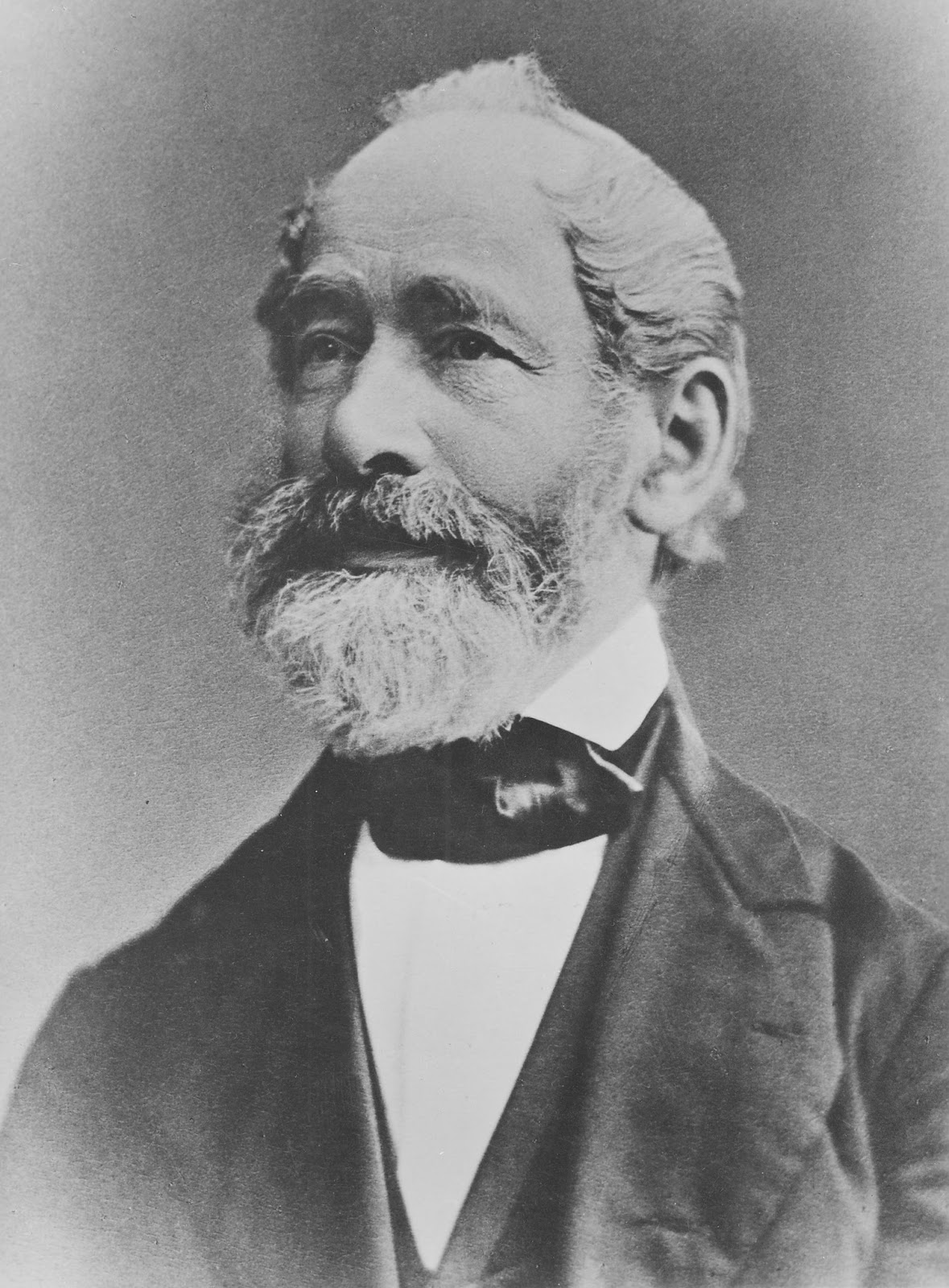 200 años de Carl Zeiss, leyenda de la óptica