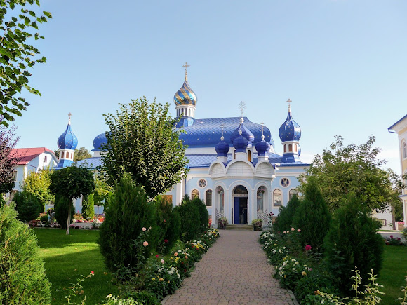 Банчени. Свято-Вознесенський монастир