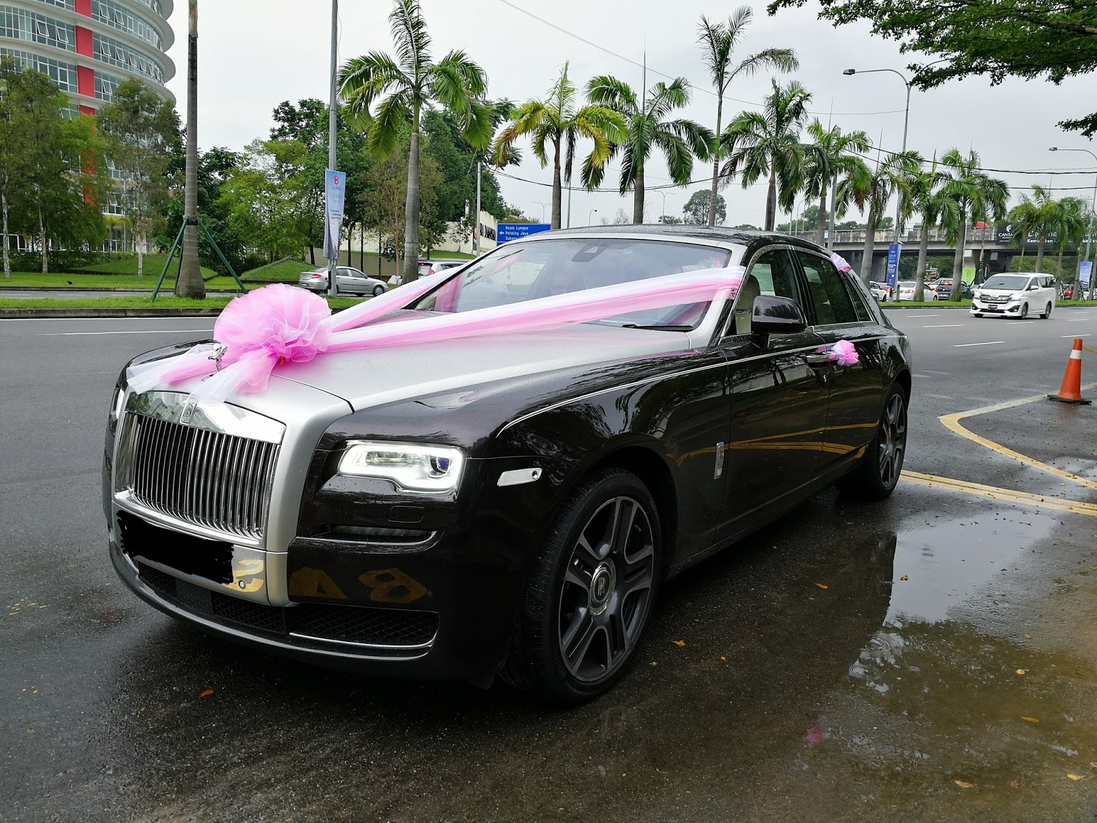 deco wedding car hire redorca malaysia wedding and event car rental rolls royce ghost wedding car rental with pink deco wedding car hire redorca malaysia wedding and event car rental rolls royce ghost wedding car rental with pink