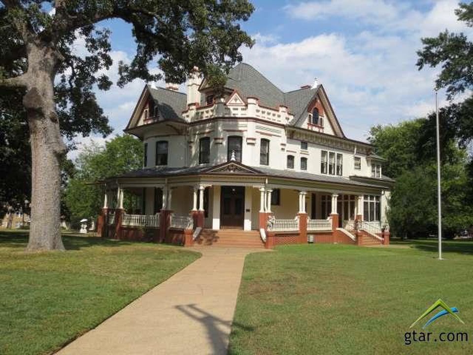 Sweet House Dreams ButlerClyde Home, 1898 Queen Anne Victorian in