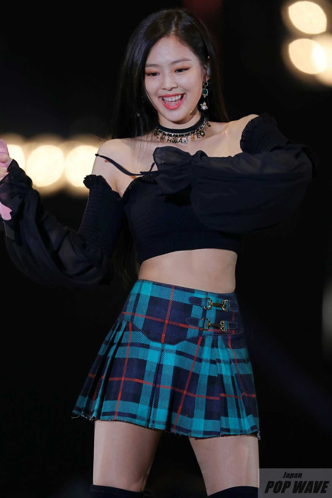 BLACKPINK's Jennie Drops Jaws With This Sexy Stage Outfit!