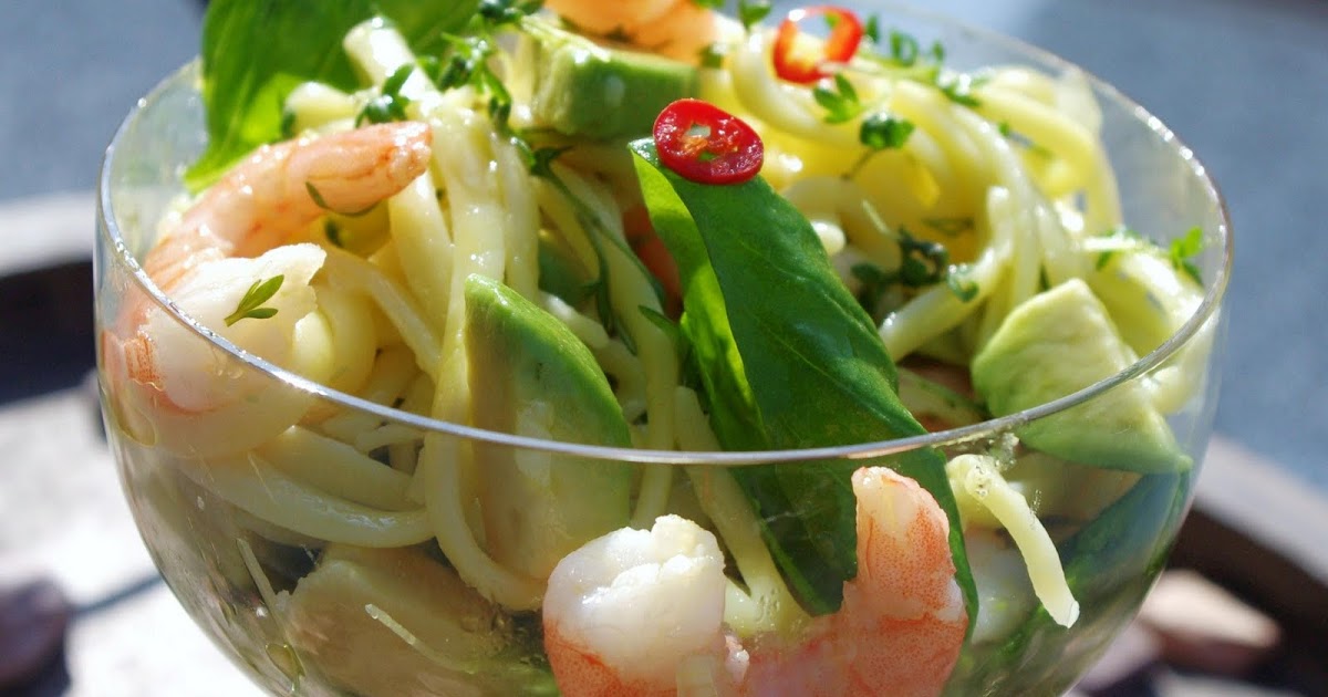 stuttgartcooking: Spaghettini-Salat mit Garnelen, Avocado und Kresse