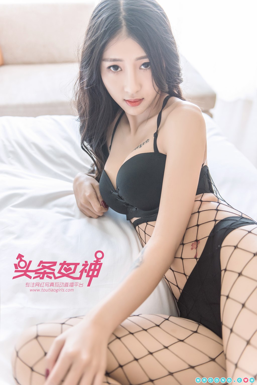 TouTiao 2017-10-05: Model Ru Yi (如意) (26 photos)