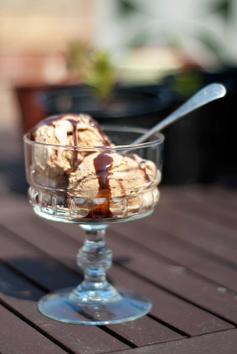 baking obsessively Coffee chocolate ripple ice cream (for Bloggers