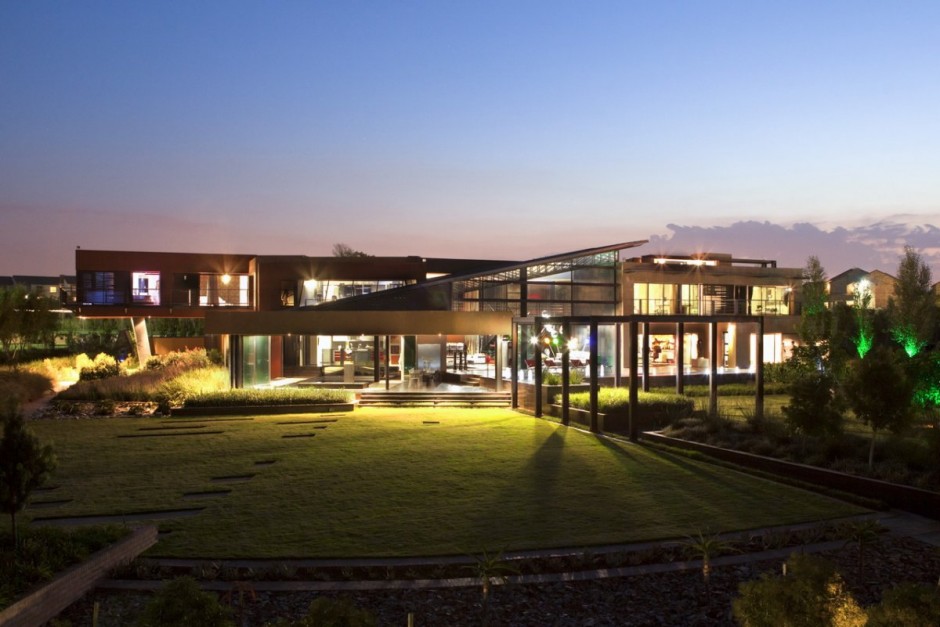 Luxury Modern Mansion in Pretoria South Africa by 