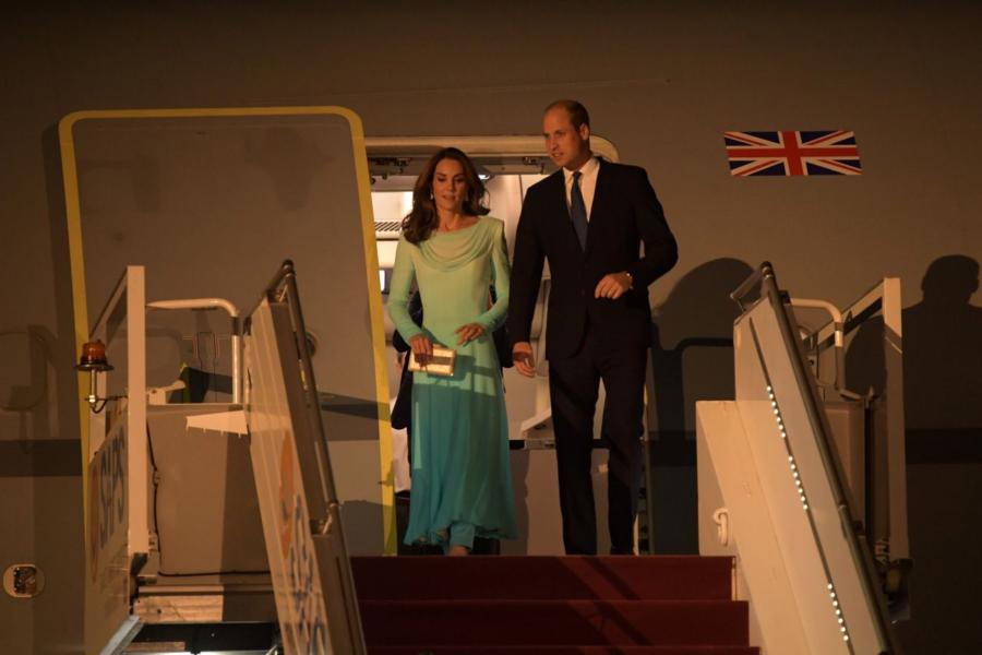 Kate Middleton Arrives at Kur Khan Airbase in Rawalpindi - Hollywood Stars