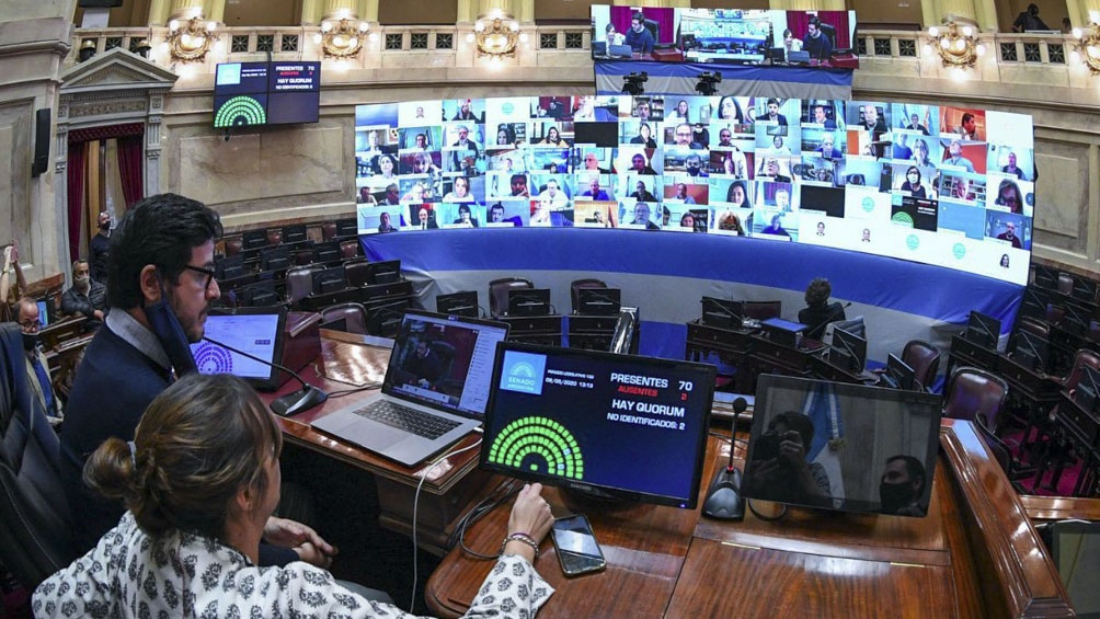 El Senado se dispone a debatir de manera virtual por primera vez en su historia El Senado se dispone a debatir de manera virtual por primera vez en su historia