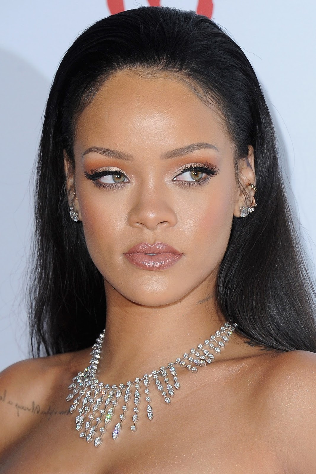 Rihanna Signs LVMH Beauty Deal