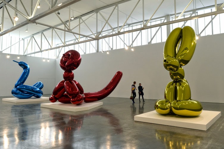 Balloons Booth Artist Creates Balloon Dog Sculpture Sold for 58.4Million!