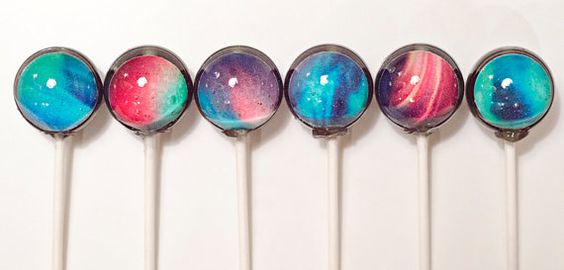 03-Aurora-Borealis-Designer-Lollipop-Priscilla-Briggs-Designer-Lollipop-Edible-Food-Art-www-designstack-co