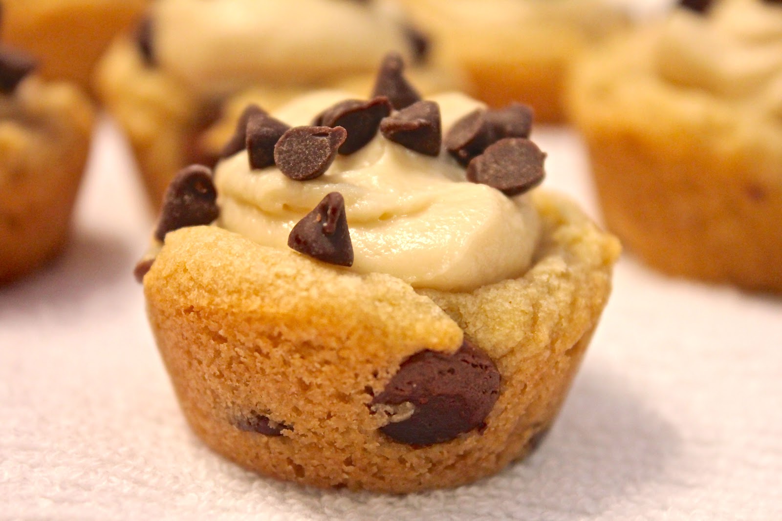 Mini Chocolate Chip Cookie Cups {Foodie Friday} The Paper Heart Studio