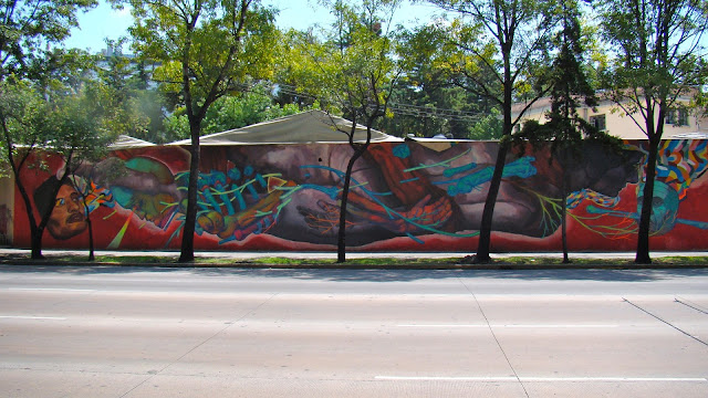 Ever & Smithe recently joined forces to create a new piece on the streets of the always very busy Mexico City.