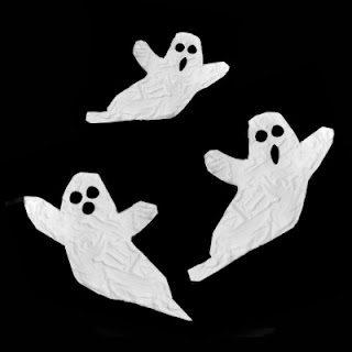 GHOST PAINT: Icy-cold paint for kids that dries puffy & raised! "SO COOL" #Halloweencraftsforkids #craftsforkids #playrecipes