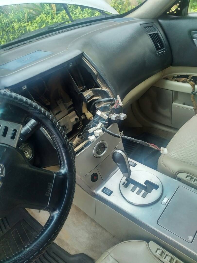 Watch The CCTV Footage Of How 3 Robbers Stole From A Car Parked On A Street In Lagos