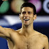 Un ragazzo dagli spalti: «Djokovic, mi vuoi sposare?»