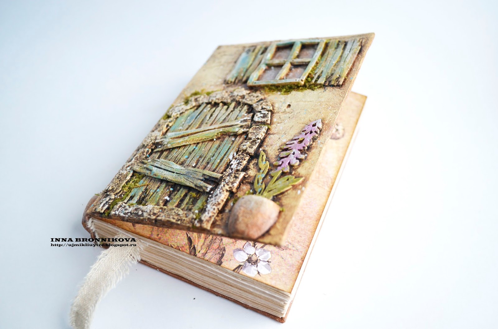 Дом в блокноте. Зарисовки в скетчбук. Архитектура для скетчбука. Блокнот "домики". Скетчбук.