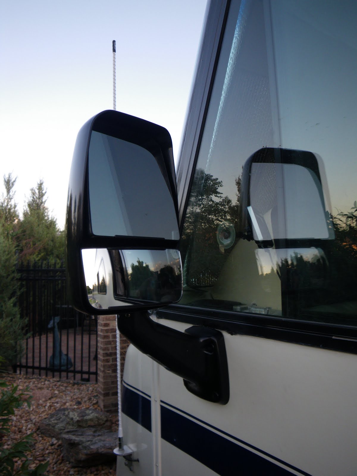 1994 Brave 29RQ RV: Our new Velvac mirrors