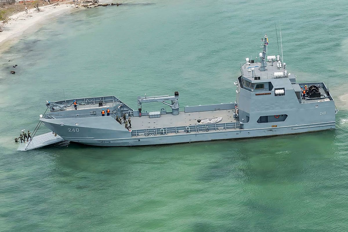 La Armada de Colombia envió un Buque de Desembarco Anfibio a Tumaco con ayuda humanitaria