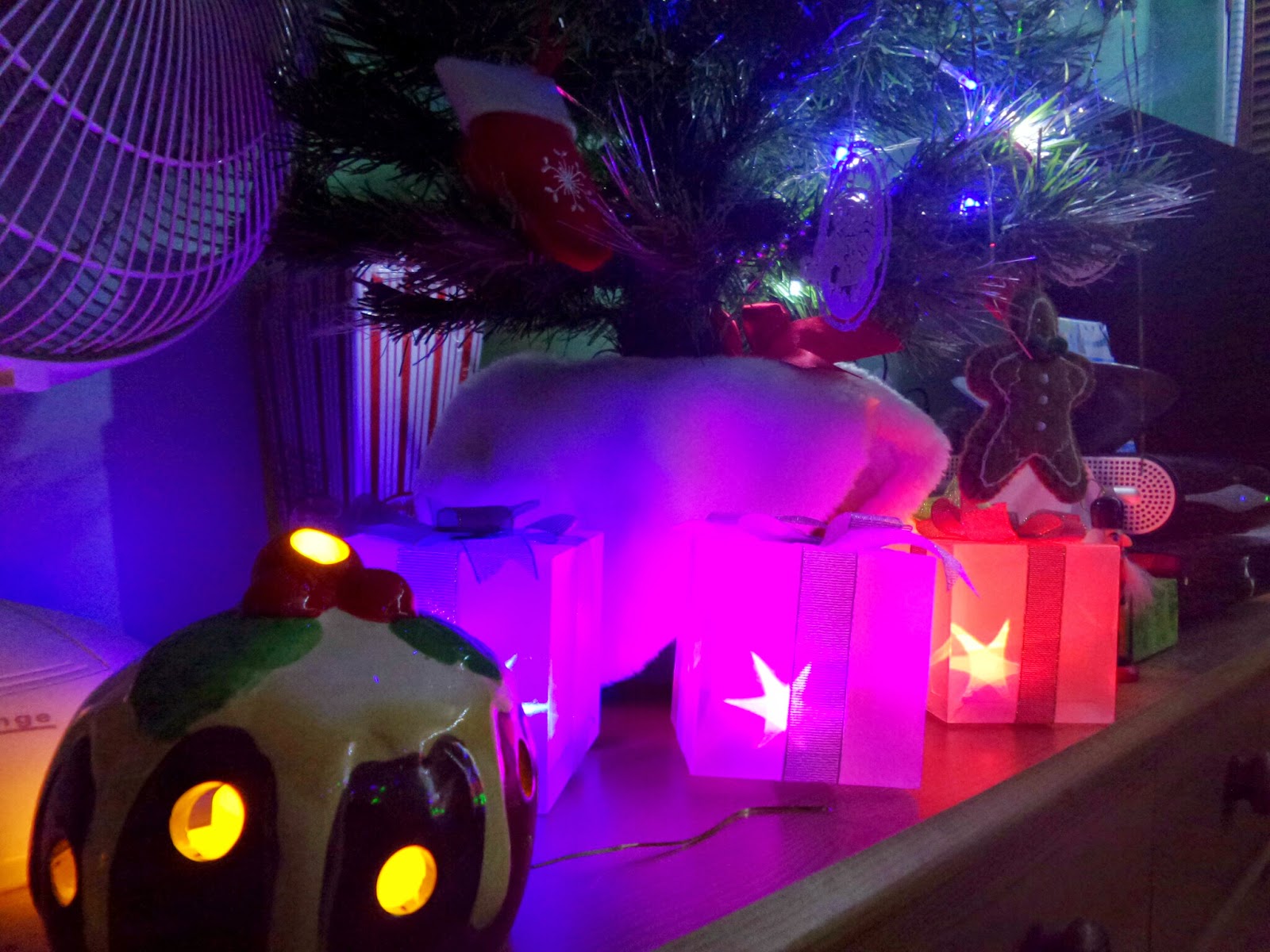 Light up gifts under the Christmas tree (and a tealight candle holder Christmas pudding shaped!)