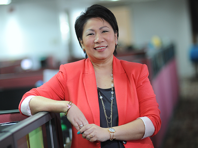 GMA EXEC. Speaks Up About KAPUSO ARTISTS "LIPAT BAHAY ISSUE" GMA EXEC. Speaks Up About KAPUSO ARTISTS "LIPAT BAHAY ISSUE"