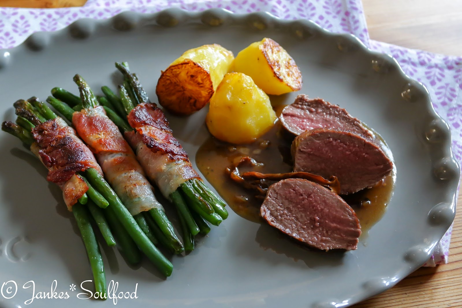 Jankes*Soulfood : Der Soulfood-Paps kocht: Rehrücken mit Speckböhnchen Jankes*Soulfood : Der Soulfood-Paps kocht: Rehrücken mit Speckböhnchen