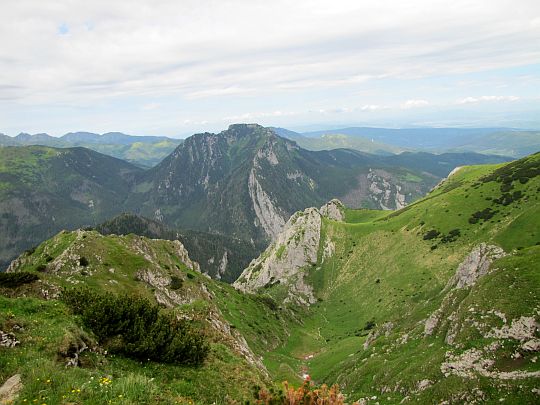 Widok na Kominiarski Wierch (1829 m n.p.m.).