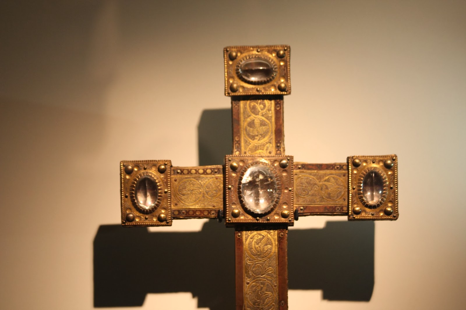 Το Τίμιο Ξύλο της Σταυροθήκης της Λιέγης http://leipsanothiki.blogspot.be/
