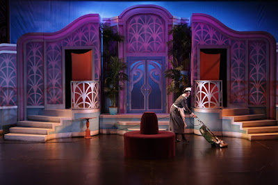 Review: NO NO NANETTE Sparkles at Candlelight  Image