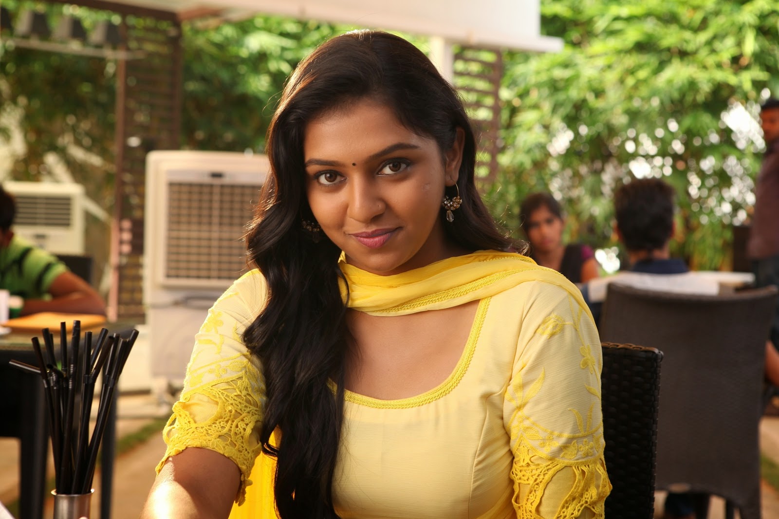LG moviee: Naan Sigapu Manithan Latest Stills