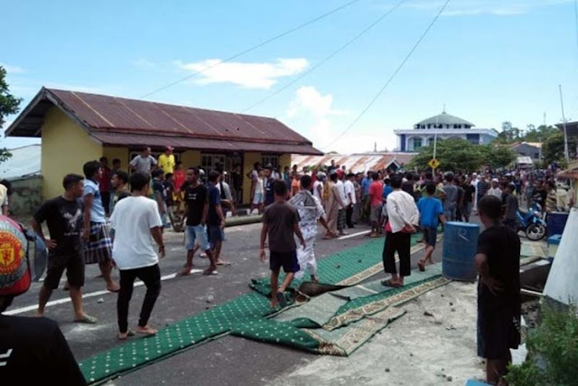 Kecewa Perolehan Suara lalu Ungkit Bantuan Masjid, Caleg Nasdem Nyaris Digulung Massa Kecewa Perolehan Suara lalu Ungkit Bantuan Masjid, Caleg Nasdem Nyaris Digulung Massa