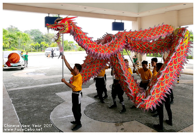 Dragon Dance at the main entrance of Waterfront Airport Hotel and Casino Dragon Dance at the main entrance of Waterfront Airport Hotel and Casino