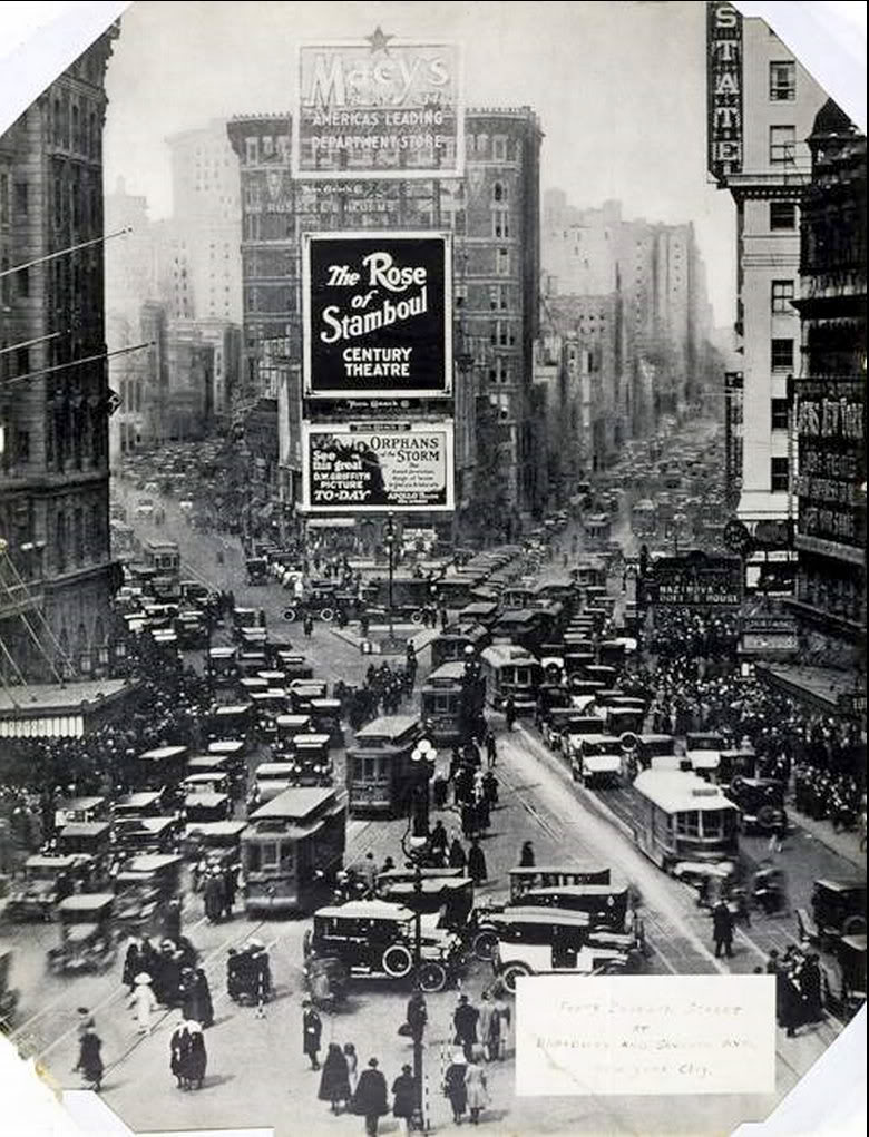 36 Amazing Historical Pictures. #9 Is Unbelievable - Times Square, NYC 1922.