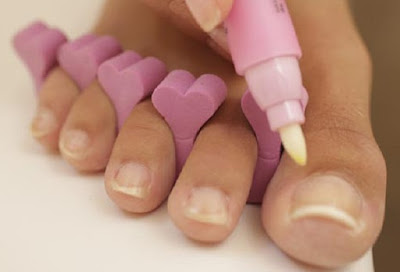 Những cách hay chăm sóc móng chân cho bạn Khong-nen-cao-bieu-bi-tren-mong-chan