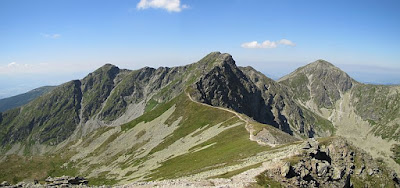 Panorama od strony Przełęczy nad Zawratami.